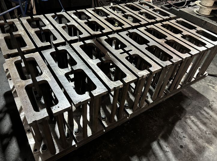Tuščiavidurių betoninių blokelių forma